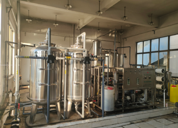 山東濟南環(huán)保公司6T單級反滲透設備安裝調(diào)試完場